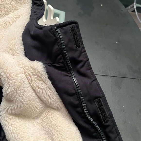 Kids size 13/14 Abercrombie jacket. - Picture 3 of 10